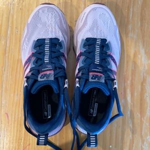 New Balance Women's Dynasoft Nitrel V4 Trail Running Shoe